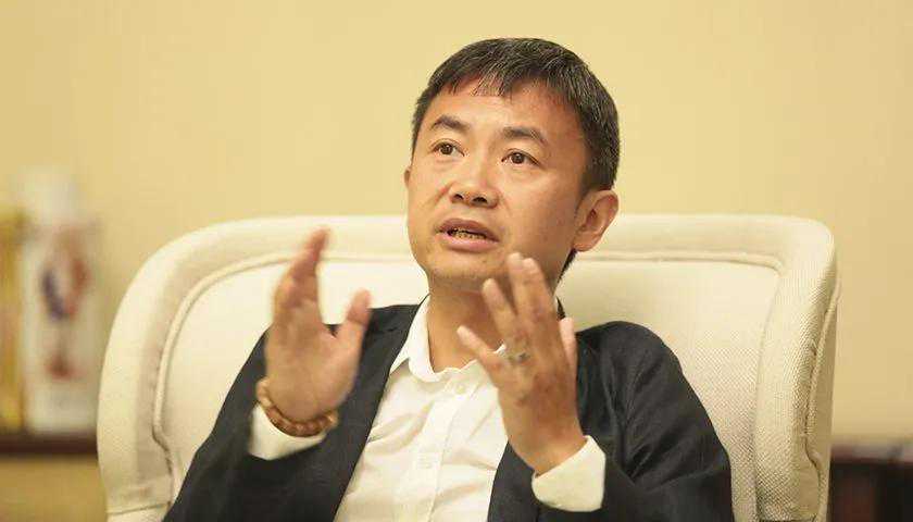 同行纷纷破产，他却将公司做上市，还靠跑112个全马治好抑郁症