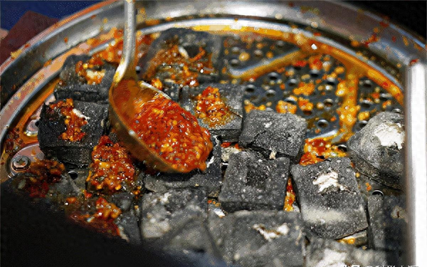 臭出圈的食物，因纽特人的腌海雀到底有多臭？堪比生化武器