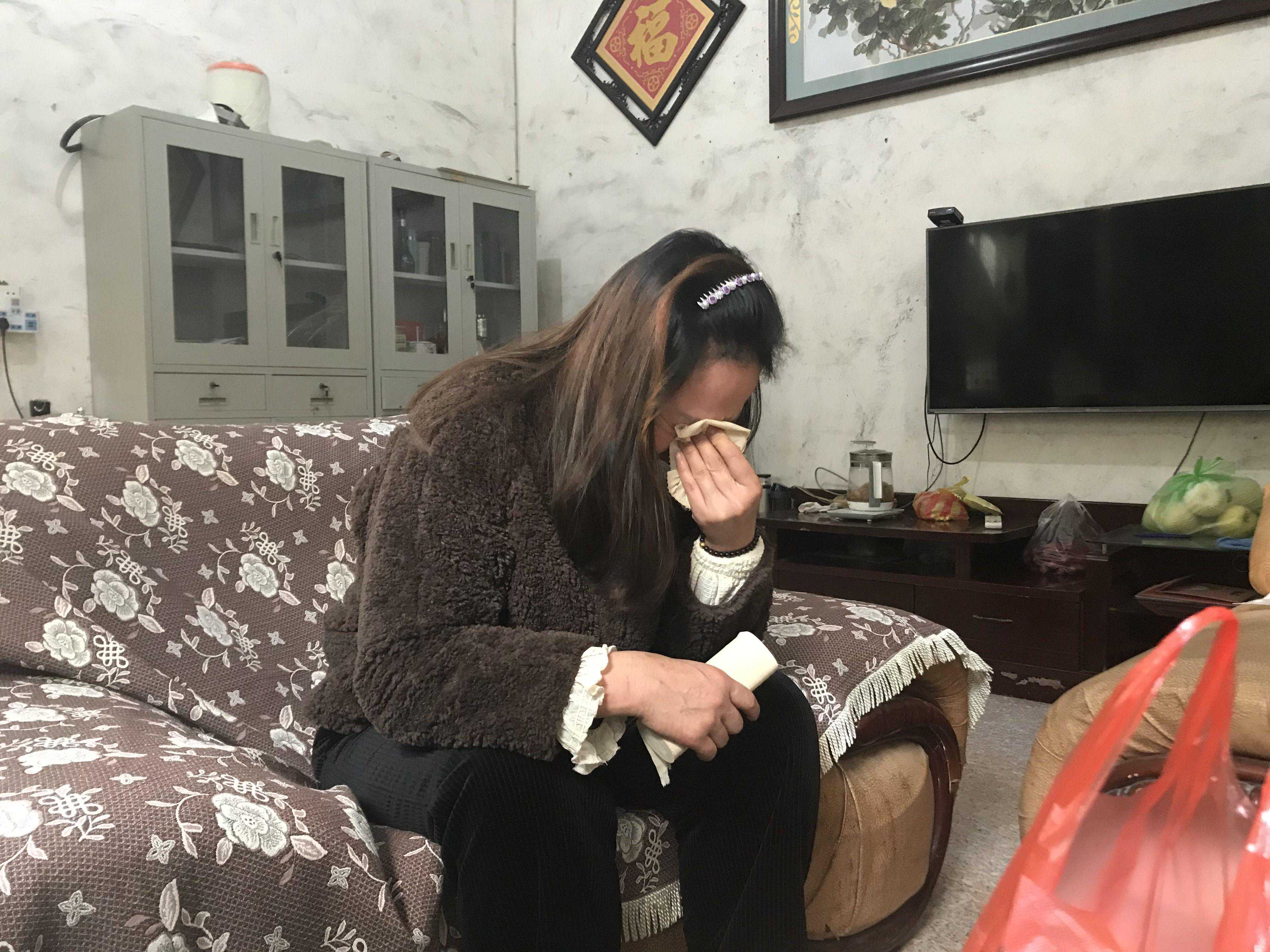 亲爹弃子19年后高调寻亲，又因嫌弃儿子聋哑拒认亲，河南认子风波背后：儿子决意随生父去上海挣钱