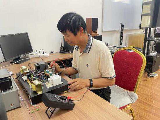 库尔勒市梨香街道手作达人制作胆机